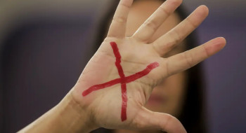 Audiência de jovem esfaqueada 15 vezes será realizada dia 15 de abril