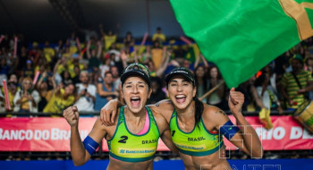 Bárbara e Carol conquistam etapa Elite 16 do Circuito Mundial