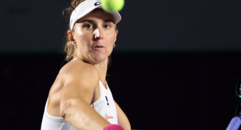 Bia Haddad cai na estreia e dupla de Stefani avança no WTA de Adelaide