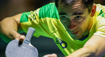 Calderano fica com bronze em Doha após derrota para jovem chinês