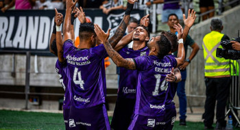 Ceará bate Avaí e segue com chance de retornar à Série A do Brasileiro