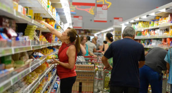 Cesta básica fica mais cara em 17 capitais em dezembro