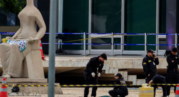 Dino se solidariza com Moraes, alvo de autor de atentado ao STF