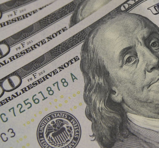 Dólar cai para R$ 5,01, e bolsa renova recorde com ajuda do exterior