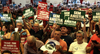Em ato em SP, manifesto celebra democracia contra atos de 8 de janeiro