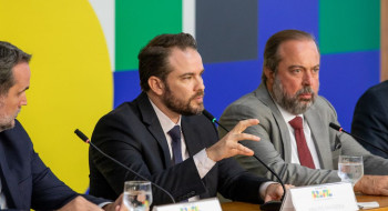 Governo eleva imposto do cigarro para bancar querosene e biodiesel