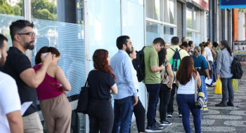 Governo federal vai chamar mais 7 mil servidores em 2026, diz ministra