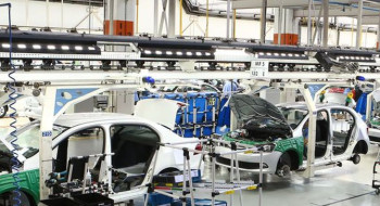 Indústria nacional avança 0,9% em fevereiro