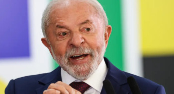 Lula anuncia isenção de visto a cidadãos chineses
