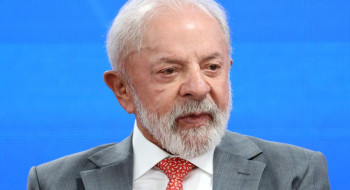 Lula homenageia vítimas do Holocausto e condena autoritarismo