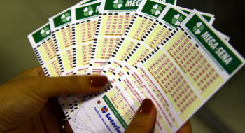 Mega-Sena acumula e prêmio principal vai para R$ 40 milhões