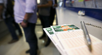Mega-sena pode pagar prêmio de mais de R$ 100 milhões nesta quinta