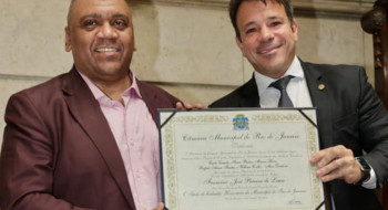 Preto Zezé recebe título de cidadão honorário do Rio de Janeiro
