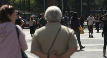 Primeira vara de atenção a idosos faz um ano e é referência no país