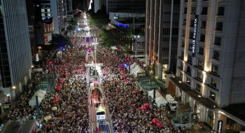 Réveillon na Avenida Paulista teve música e fogos silenciosos